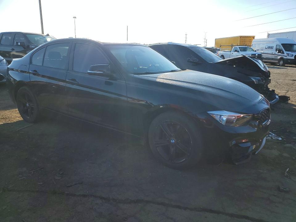 70149276 :رقم المزاد ، WBA3C3G51FNS74338 vin ، 2015 Bmw 320 مزاد بيع