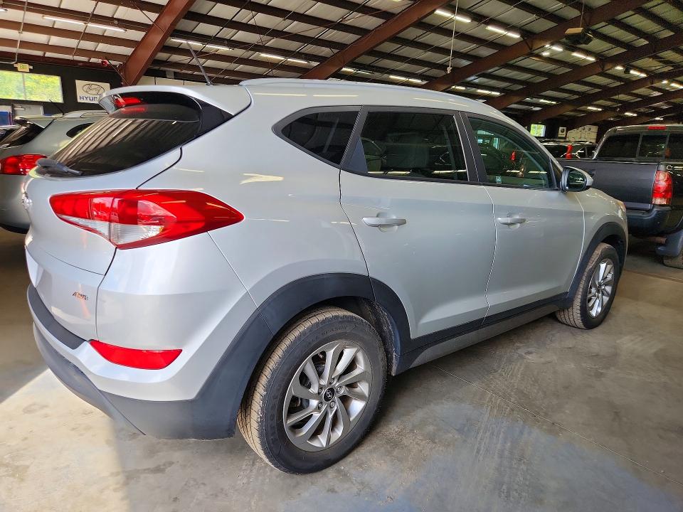 70155776 :رقم المزاد ، KM8J3CA44HU300395 vin ، 2017 Hyundai Tucson مزاد بيع