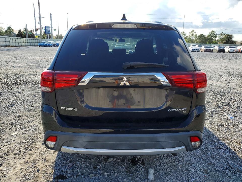 70365016 :رقم المزاد ، JA4AD3A38JZ069626 vin ، 2018 Mitsubishi Outlander مزاد بيع