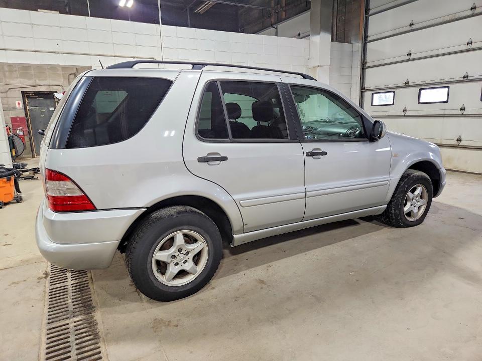 70500446 :رقم المزاد ، 4JGAB54E91A288948 vin ، 2001 Mercedes-benz Ml مزاد بيع