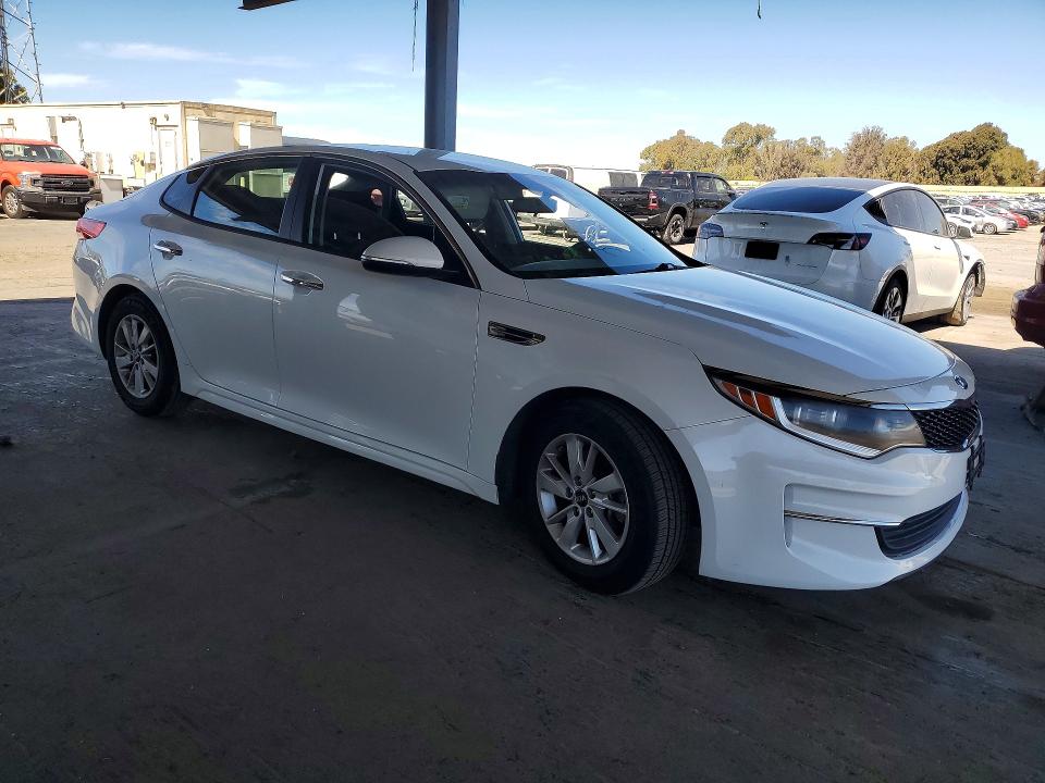 Продаж на аукціоні авто 2018 Kia Optima, vin: 5XXGT4L36JG239667, номер лоту: 68664846