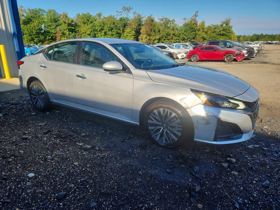 70085186 :رقم المزاد ، 1N4BL4DW1PN342808 vin ، 2023 Nissan Altima مزاد بيع