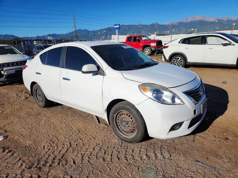 2013 Nissan Versa მანქანა იყიდება აუქციონზე, vin: 3N1CN7APXDL877058, აუქციონის ნომერი: 67506436