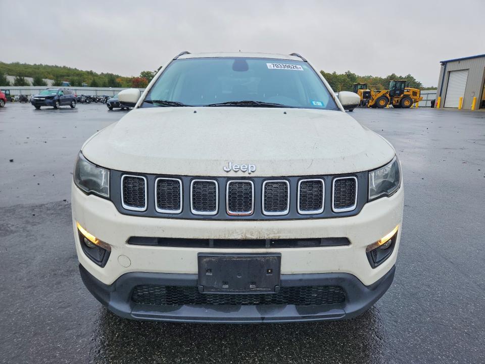 70339626 :رقم المزاد ، 3C4NJDBB6JT255748 vin ، 2018 Jeep Compass مزاد بيع
