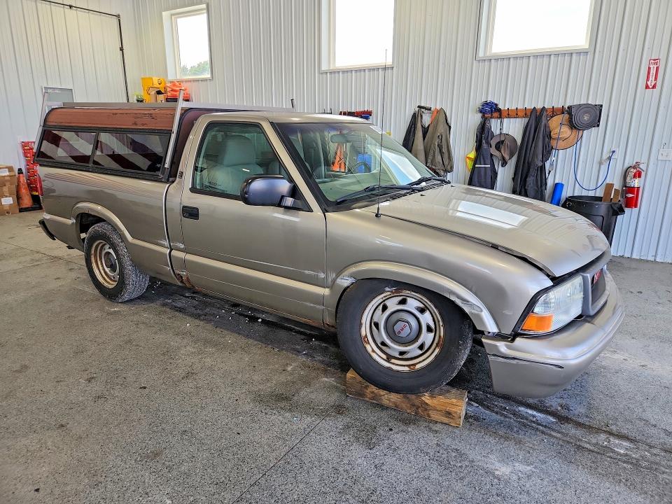 68940216 :رقم المزاد ، 1GTCS14H938251201 vin ، 2003 Gmc Sonoma مزاد بيع