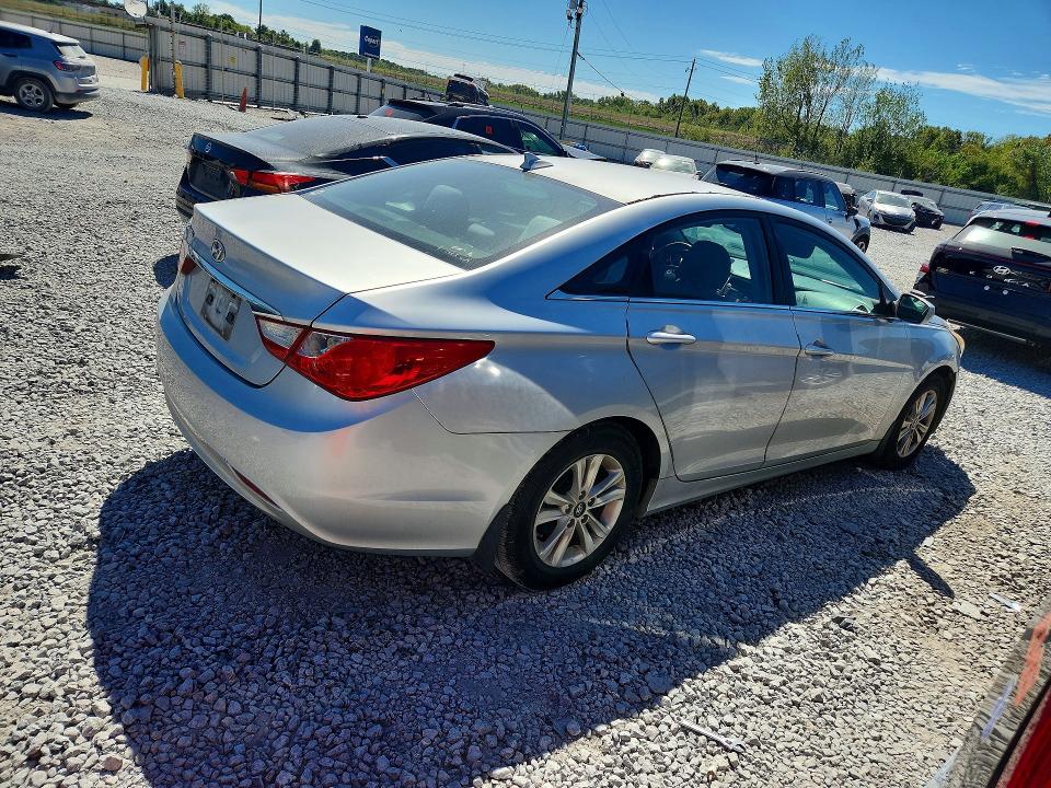 2013 Hyundai Sonata მანქანა იყიდება აუქციონზე, vin: 5NPEB4AC0DH574655, აუქციონის ნომერი: 70555656
