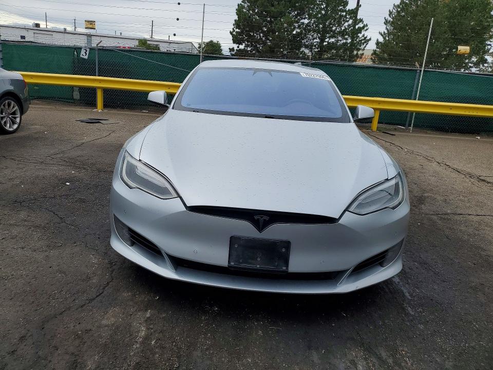 2017 Tesla Model S მანქანა იყიდება აუქციონზე, vin: 5YJSA1E26HF197291, აუქციონის ნომერი: 70227566