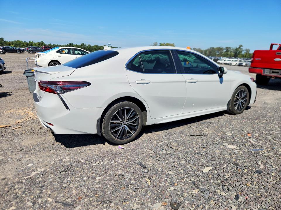 Продажа на аукционе авто 2024 Toyota Camry, vin: 4T1G11AK5RU191479, номер лота: 68441006