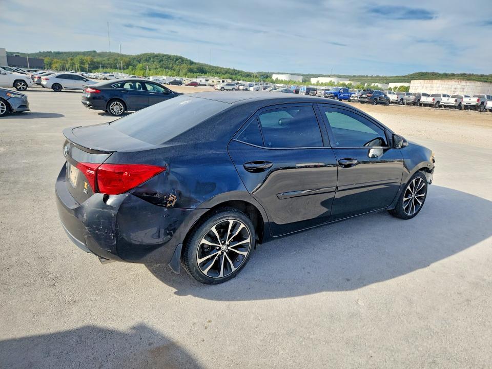 70544796 :رقم المزاد ، 2T1BURHE0HC816158 vin ، 2017 Toyota Corolla مزاد بيع