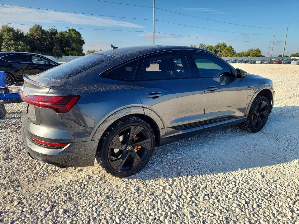 Продаж на аукціоні авто 2022 Audi E-tron, vin: WA13AAGE2NB022136, номер лоту: 66384036