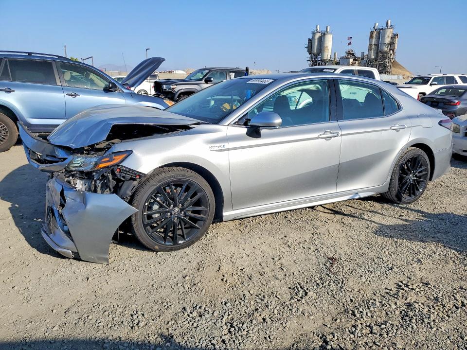2021 Toyota Camry მანქანა იყიდება აუქციონზე, vin: 4T1K31AK2MU551174, აუქციონის ნომერი: 69990466