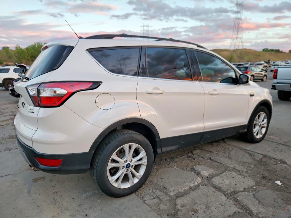 68698966 :رقم المزاد ، 1FMCU9HD3JUB73286 vin ، 2018 Ford Escape مزاد بيع
