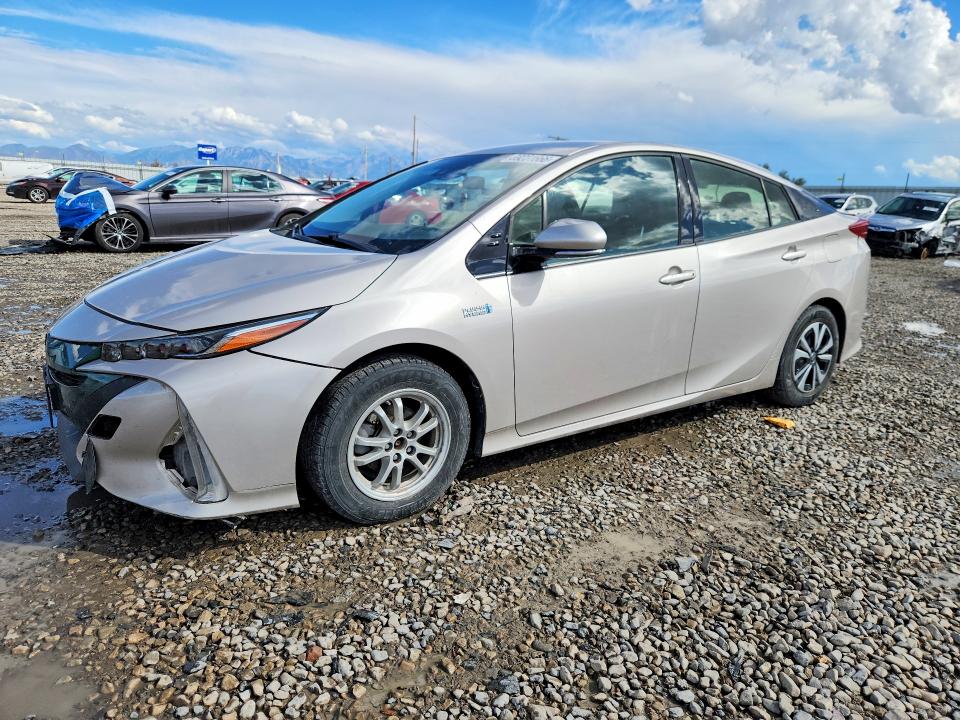 Продажа на аукционе авто 2017 Toyota Prius Prime, vin: JTDKARFP8H3021008, номер лота: 69231666