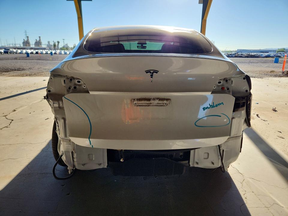 2022 Tesla Model Y მანქანა იყიდება აუქციონზე, vin: 7SAYGDEE9NA015776, აუქციონის ნომერი: 69393576