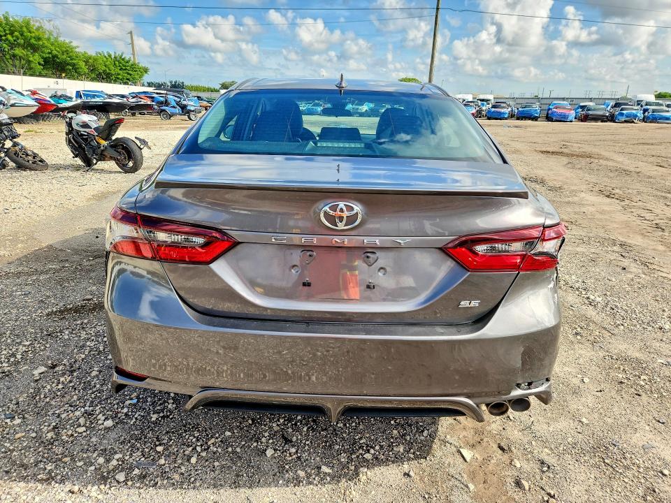 Продаж на аукціоні авто 2023 Toyota Camry, vin: 4T1G11AK5PU781615, номер лоту: 68062196