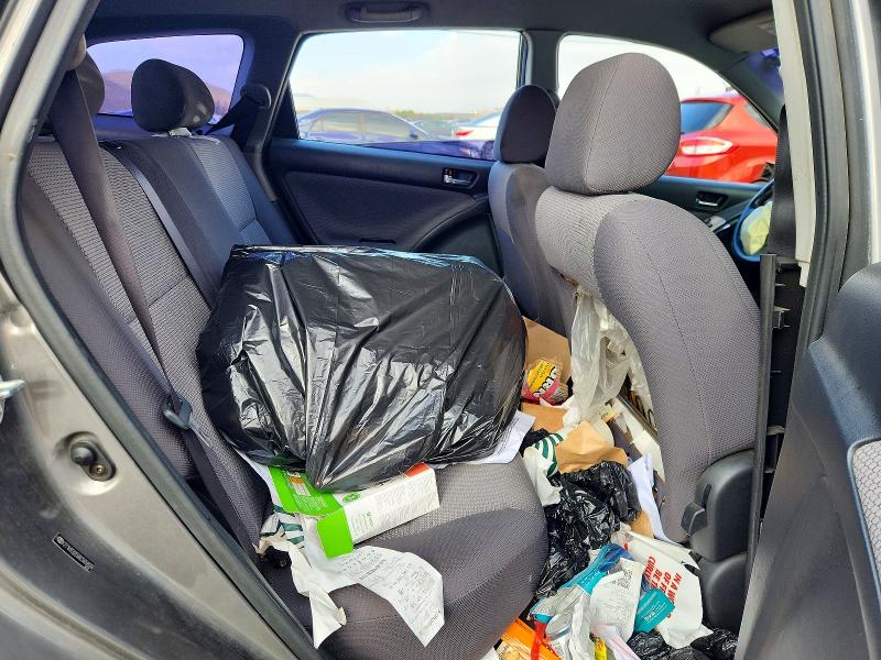 69947976 :رقم المزاد ، 2T1KR32E66C565828 vin ، 2006 Toyota Matrix مزاد بيع