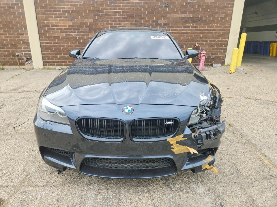 2013 Bmw M5 მანქანა იყიდება აუქციონზე, vin: WBSFV9C5XDD096847        , აუქციონის ნომერი: 68630156