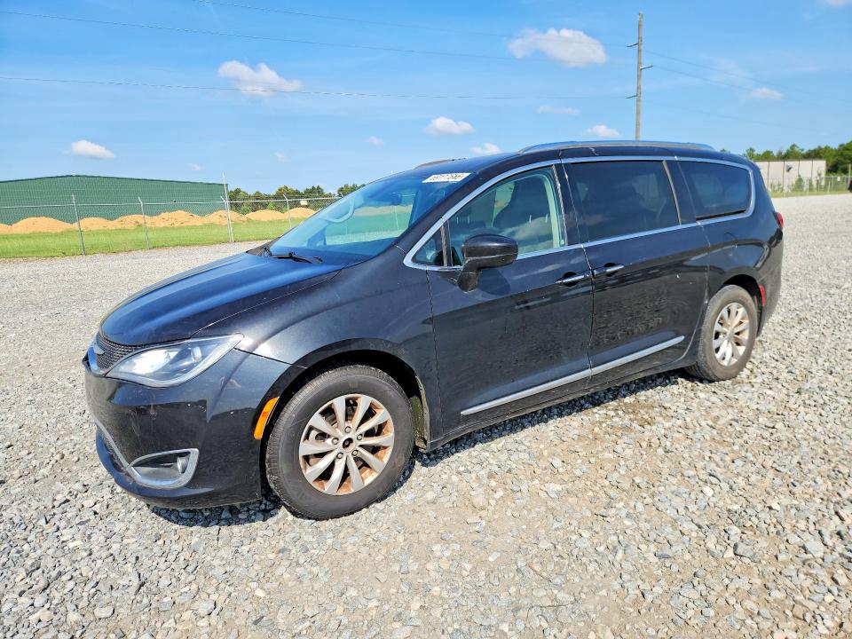 69177656 :رقم المزاد ، 2C4RC1BG0JR290861 vin ، 2018 Chrysler Pacifica مزاد بيع