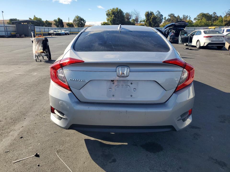 Продажа на аукционе авто 2017 Honda Civic, vin: 2HGFC2F72HH570673, номер лота: 70260736