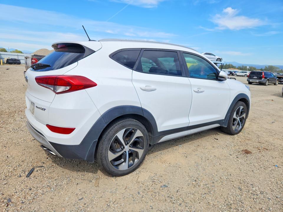 67334806 :رقم المزاد ، KM8J33A25HU468982 vin ، 2017 Hyundai Tucson مزاد بيع