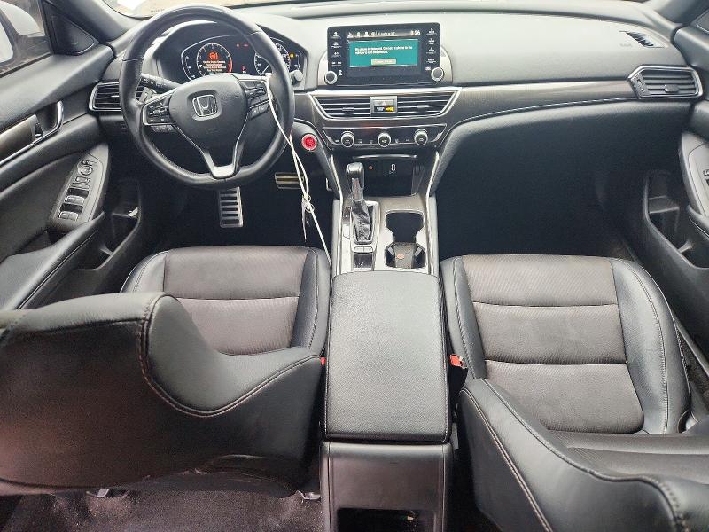 69235076 :رقم المزاد ، 1HGCV1F3XJA183572 vin ، 2018 Honda Accord مزاد بيع