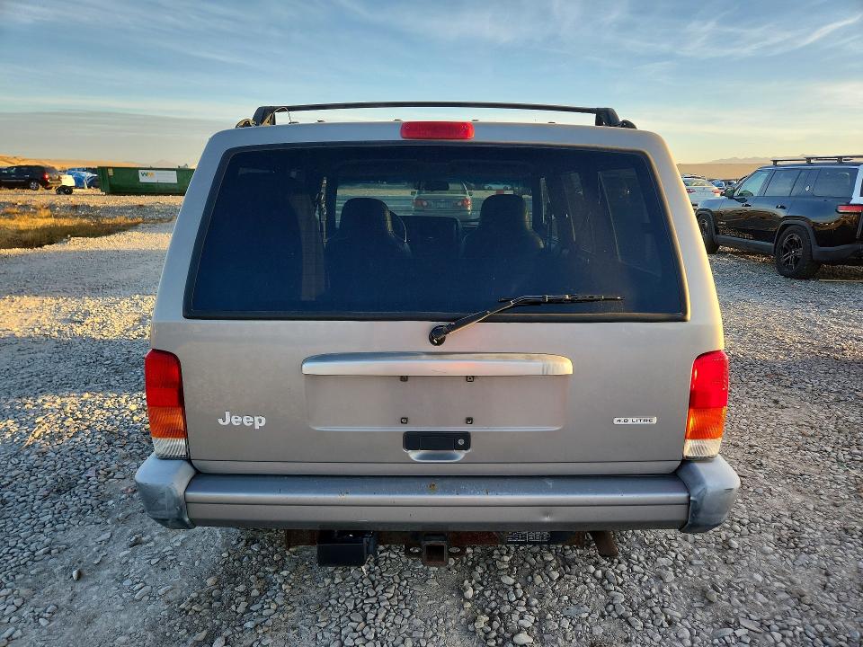 2001 Jeep Cherokee მანქანა იყიდება აუქციონზე, vin: 1J4FF48S21L564412, აუქციონის ნომერი: 67047836