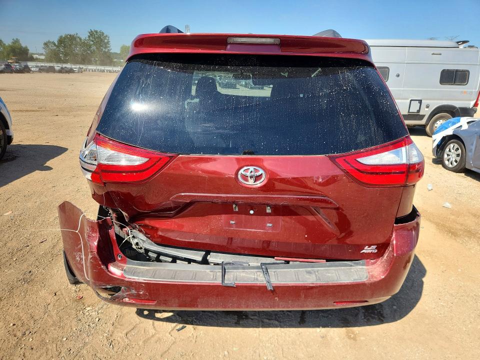 68654256 :رقم المزاد ، 5TDJZ3DC9HS146700 vin ، 2017 Toyota Sienna مزاد بيع