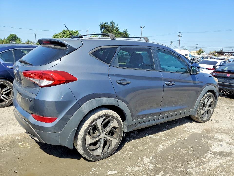 2016 Hyundai Tucson მანქანა იყიდება აუქციონზე, vin: KM8J33A22GU120877, აუქციონის ნომერი: 67903476