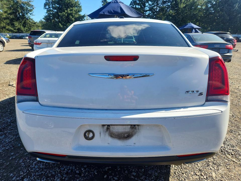 Продаж на аукціоні авто 2016 Chrysler 300, vin: 2C3CCABG0GH170535, номер лоту: 71055716