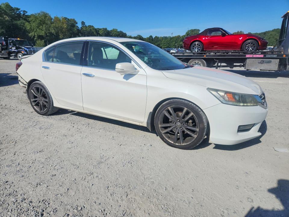 2015 Honda Accord მანქანა იყიდება აუქციონზე, vin: 1HGCR3F89FA027400, აუქციონის ნომერი: 68827976