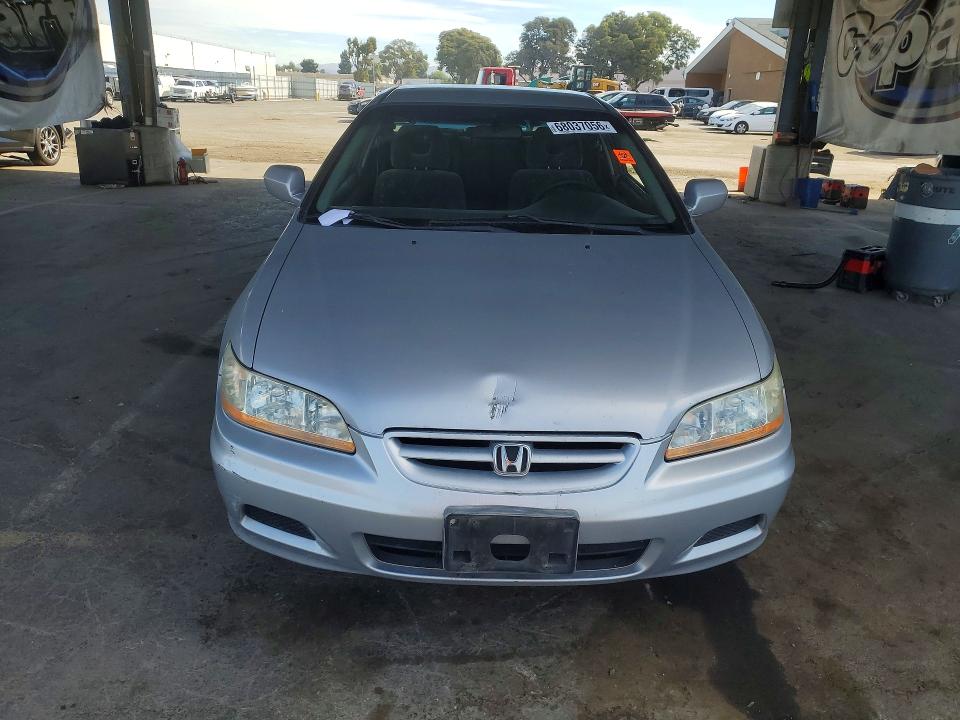 2001 Honda Accord მანქანა იყიდება აუქციონზე, vin: 1HGCG22401A036370, აუქციონის ნომერი: 68037056