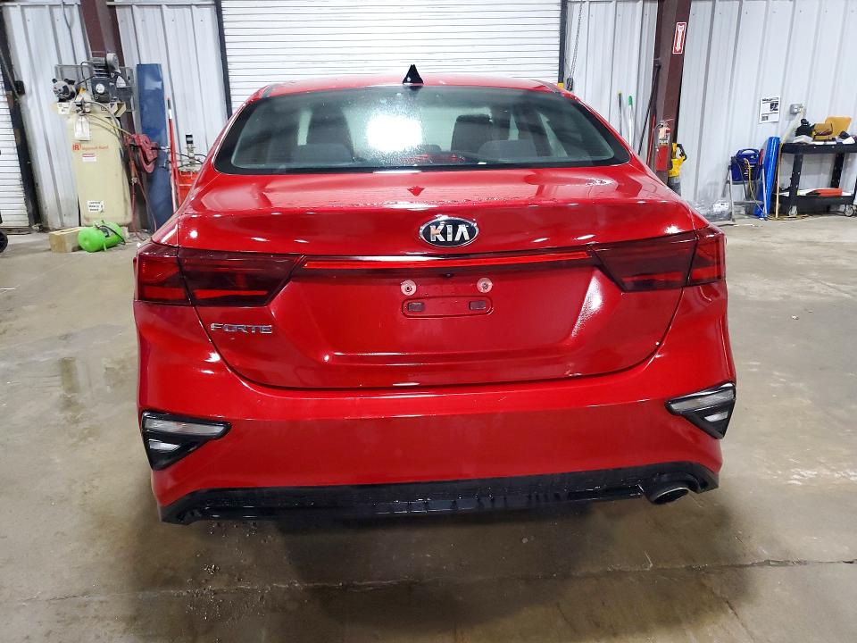 2019 Kia Forte მანქანა იყიდება აუქციონზე, vin: 3KPF24AD7KE061188, აუქციონის ნომერი: 70611986