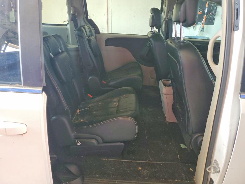 68055336 :رقم المزاد ، 2C4RC1BG4FR695919 vin ، 2015 Chrysler Town & Country مزاد بيع