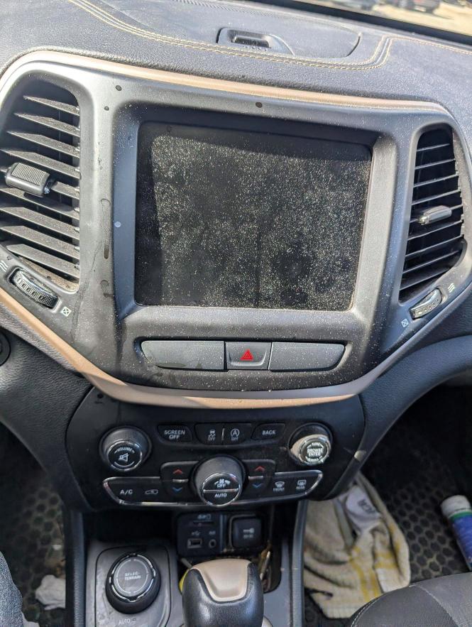 Продажа на аукционе авто 2015 Jeep Cherokee, vin: 1C4PJMCS5FW774928, номер лота: 68786646