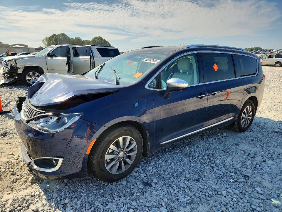 Продаж на аукціоні авто 2020 Chrysler Pacifica, vin: 2C4RC1N73LR187772, номер лоту: 69058446