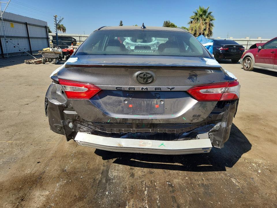2020 Toyota Camry მანქანა იყიდება აუქციონზე, vin: 4T1G11AK8LU875997, აუქციონის ნომერი: 69886376