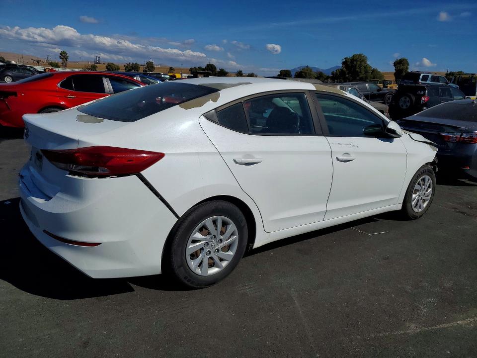 2018 Hyundai Elantra მანქანა იყიდება აუქციონზე, vin: 5NPD74LF5JH272911, აუქციონის ნომერი: 67670986
