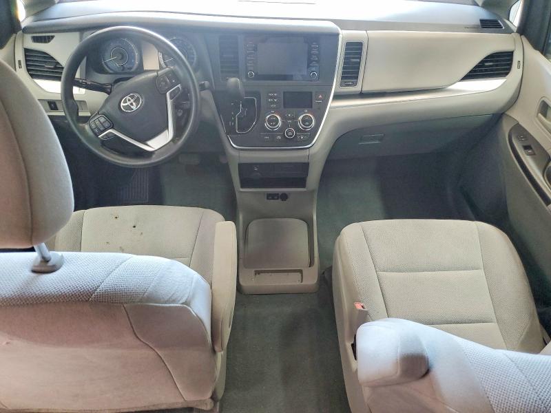 69585926 :رقم المزاد ، 5TDZZ3DCXKS004835 vin ، 2019 Toyota Sienna مزاد بيع
