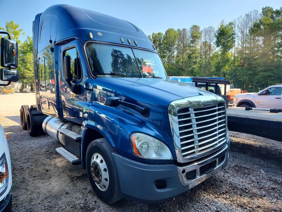 Продаж на аукціоні авто 2013 Freightliner Cascadia, vin: 1FUJGLDR5DLBY7729, номер лоту: 66584256