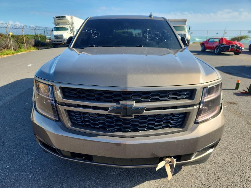 68684146 :رقم المزاد ، 1GNSCAKC1FR626858 vin ، 2015 Chevrolet Tahoe مزاد بيع