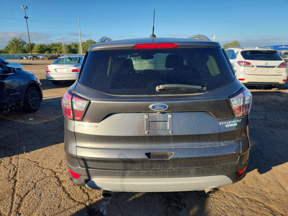 Продажа на аукционе авто 2017 Ford Escape, vin: 1FMCU0JD5HUD38237, номер лота: 70183986