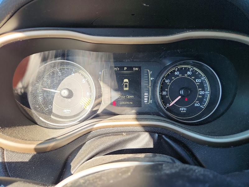 2014 Jeep Cherokee მანქანა იყიდება აუქციონზე, vin: 1C4PJMCB3EW242074, აუქციონის ნომერი: 68821646