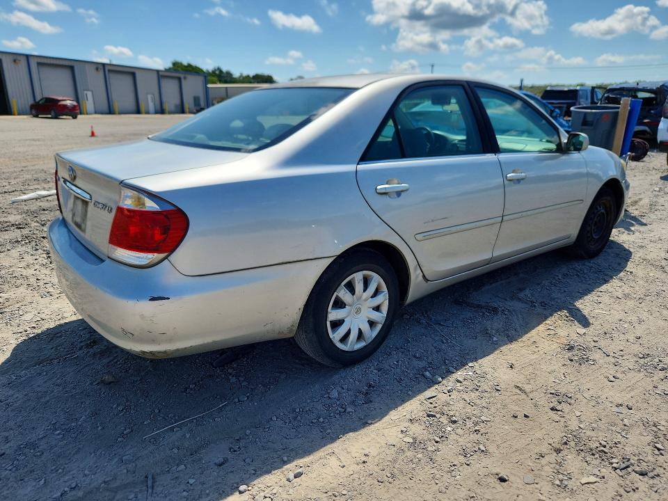 66118726 :رقم المزاد ، 4T1BE32K75U585553 vin ، 2005 Toyota Camry مزاد بيع