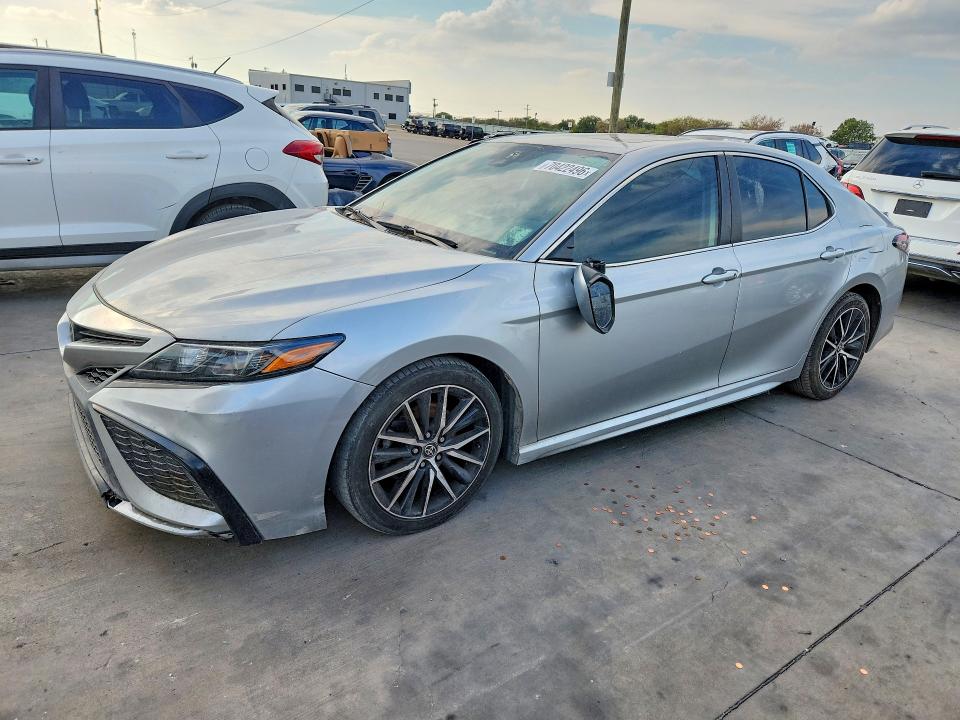 Auction sale of the 2021 Toyota Camry, vin: 4T1T11AK7MU457494, lot number: 70422496