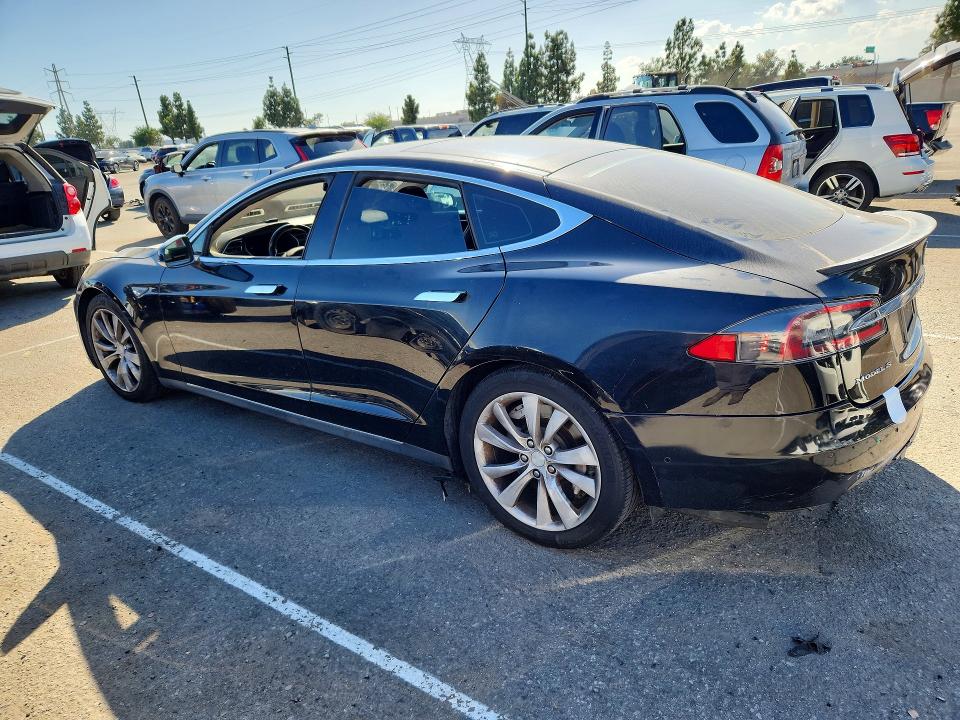 Продажа на аукционе авто 2015 Tesla Model S, vin: 5YJSA1H28FF082636, номер лота: 70790896