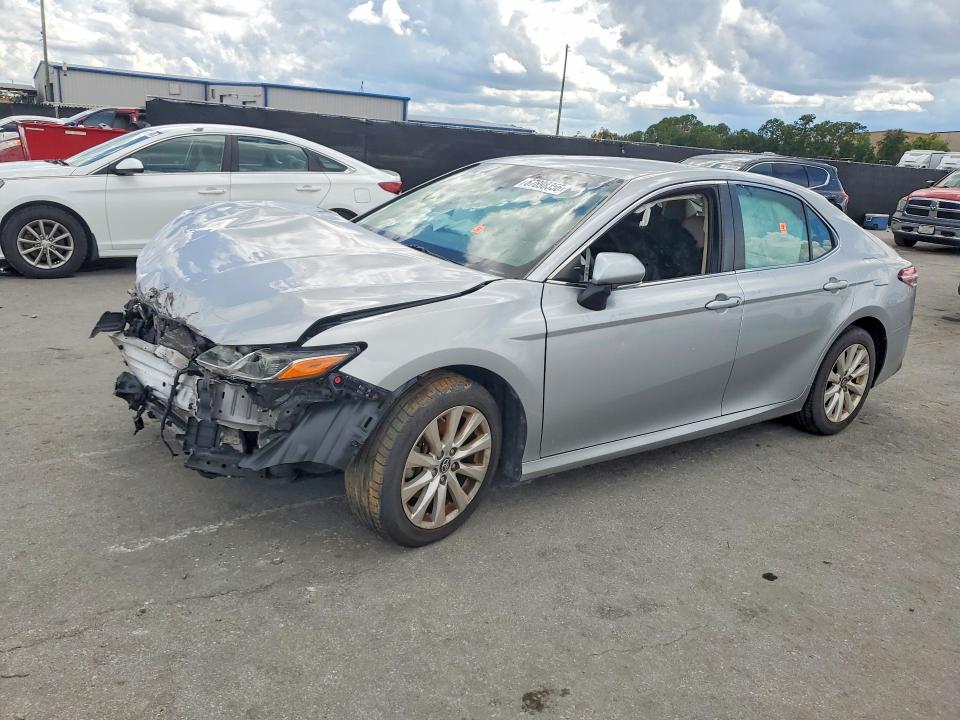 Продаж на аукціоні авто 2018 Toyota Camry, vin: 4T1B11HK4JU521052, номер лоту: 67898356
