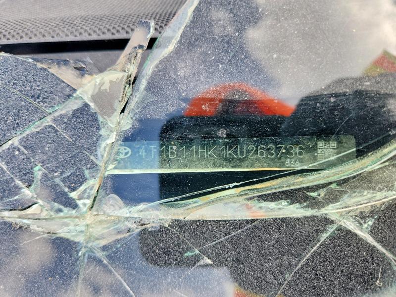 69191866 :رقم المزاد ، 4T1B11HK1KU263736 vin ، 2019 Toyota Camry مزاد بيع