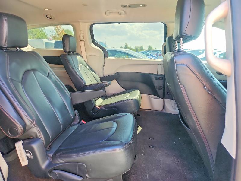 69173466 :رقم المزاد ، 2C4RC1FG0JR101801 vin ، 2018 Chrysler Pacifica مزاد بيع