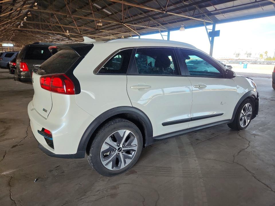67888106 :رقم المزاد ، KNDCC3LGXL5065301 vin ، 2020 Kia Niro مزاد بيع