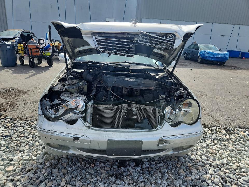 68938766 :رقم المزاد ، WDBRF61J71F134937 vin ، 2001 Mercedes-benz C مزاد بيع